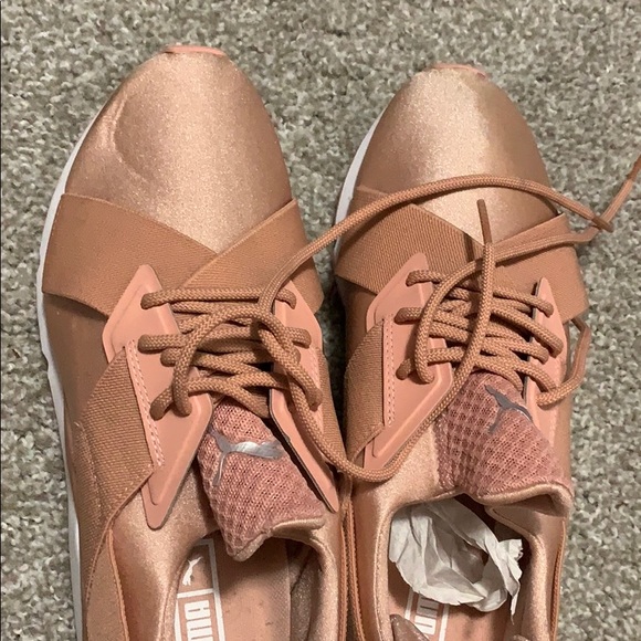 Puma women sneaker size 10 - Picture 4 of 4